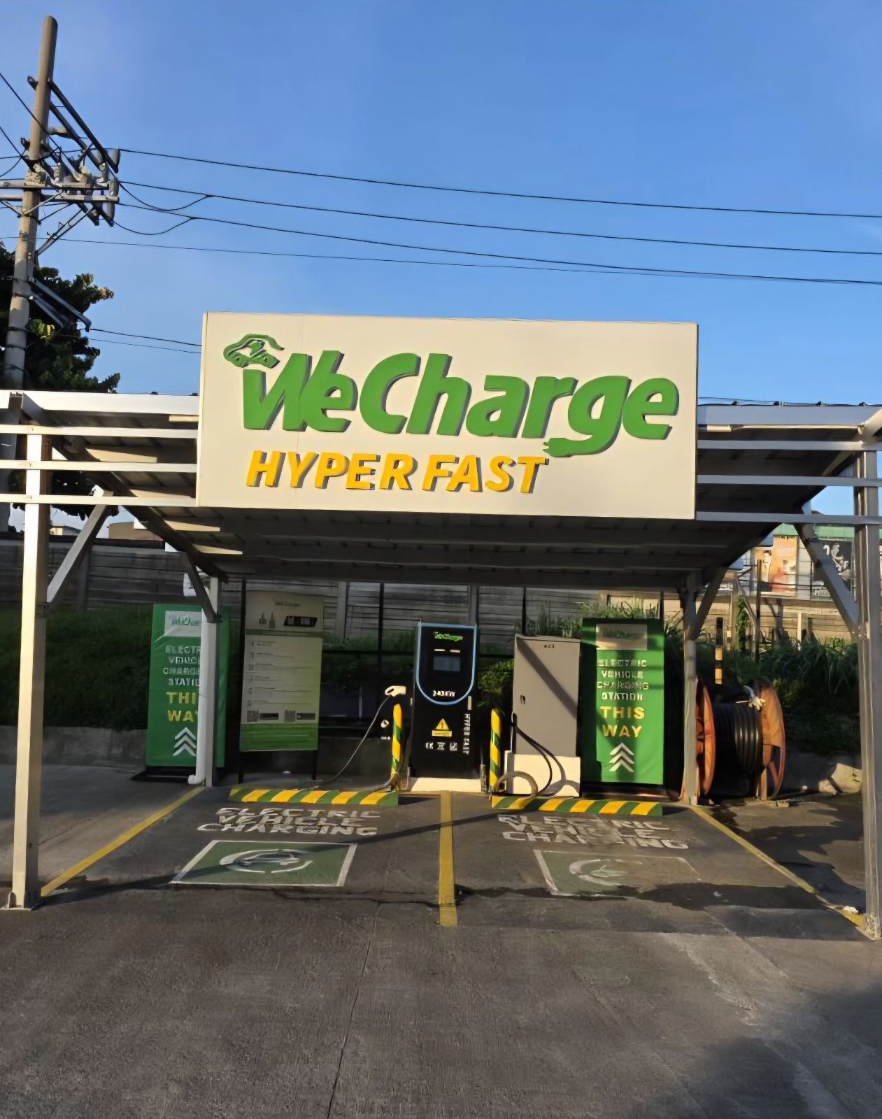 NLEX Drive and Dine charging bay